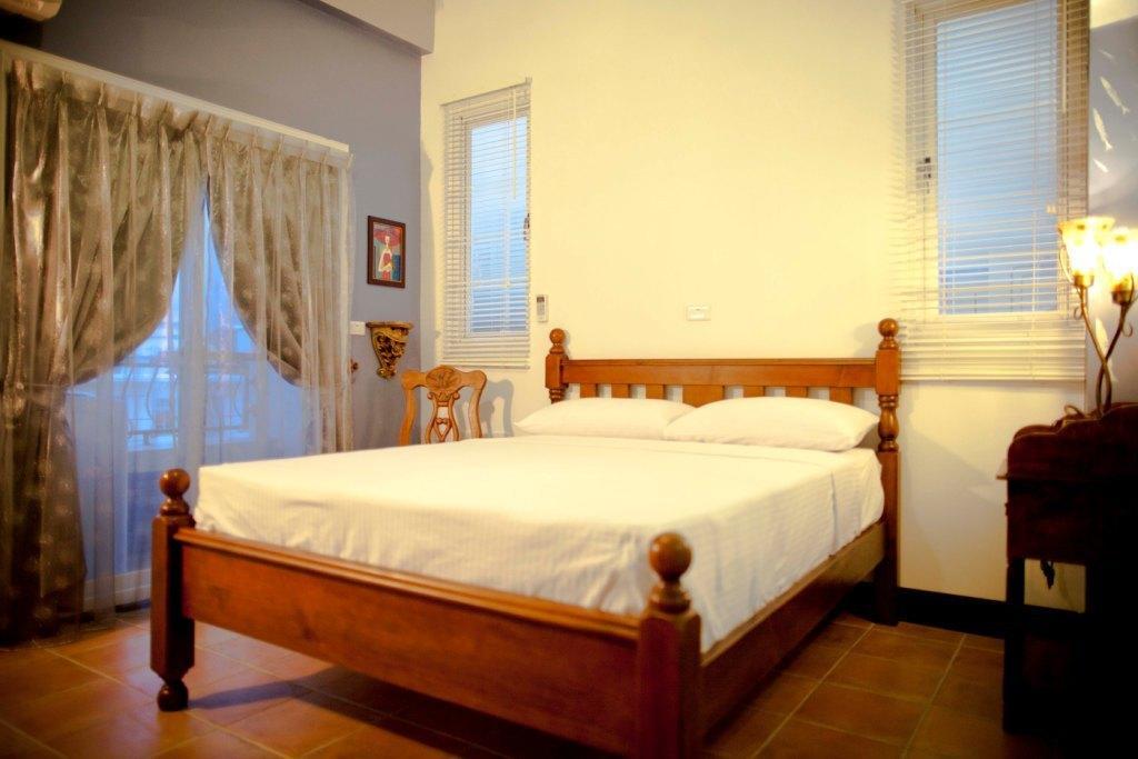 Alongs Garden Bed & Breakfast Hengchun Exterior photo